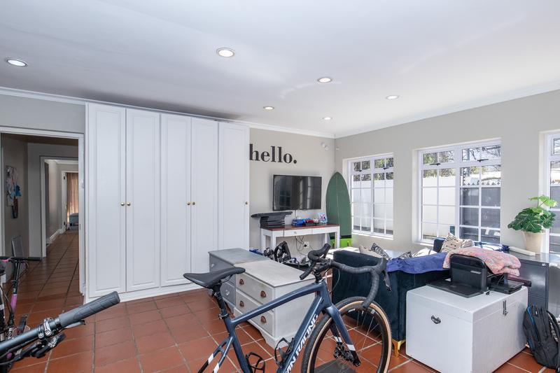 4 Bedroom Property for Sale in Constantia Western Cape